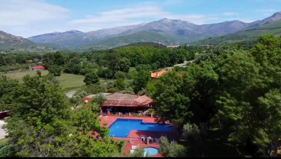 Complejo Aldea Vetonia Check Out Hasta Las 20H Parque De Mascotas Zonas Infantiles Ideal Grupos Parejas Familias Informate Apertura Piscina 1 De Mayo Hervas Bagian luar foto