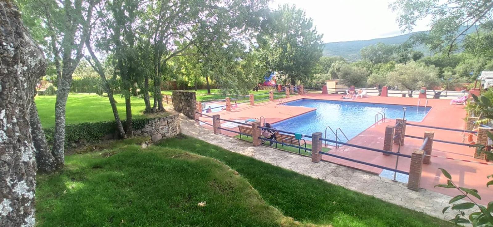 Complejo Aldea Vetonia Check Out Hasta Las 20H Parque De Mascotas Zonas Infantiles Ideal Grupos Parejas Familias Informate Apertura Piscina 1 De Mayo Hervas Bagian luar foto