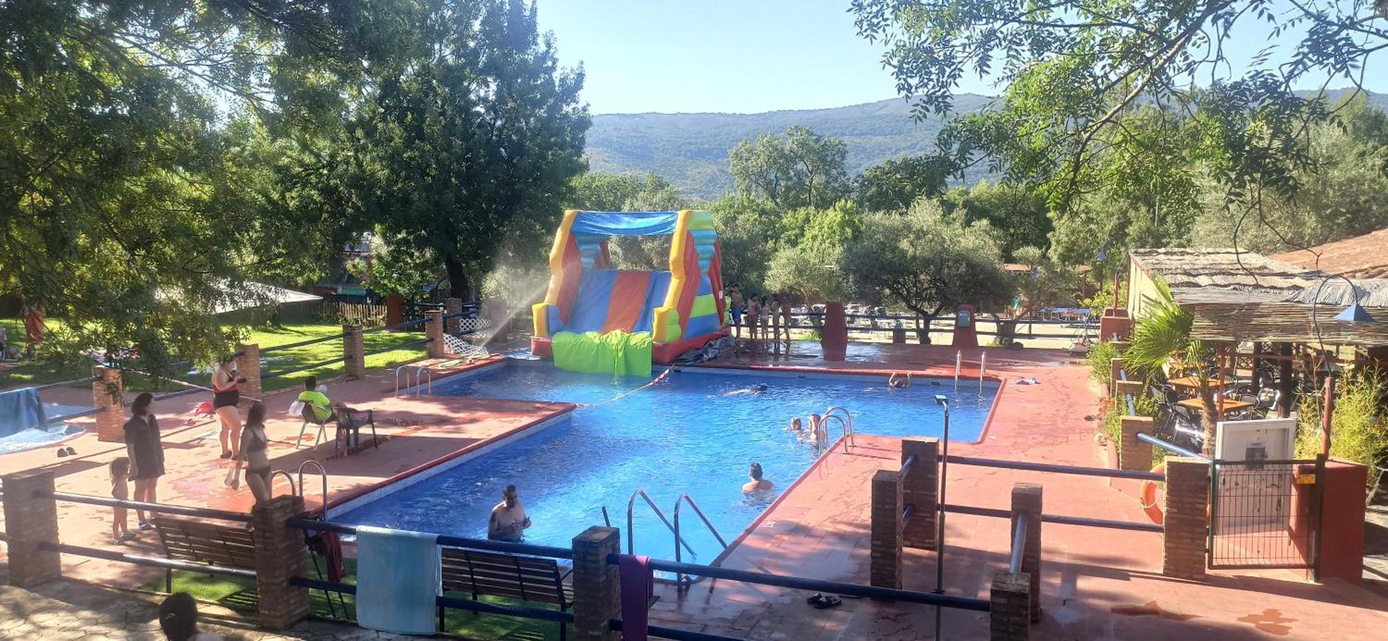 Complejo Aldea Vetonia Check Out Hasta Las 20H Parque De Mascotas Zonas Infantiles Ideal Grupos Parejas Familias Informate Apertura Piscina 1 De Mayo Hervas Bagian luar foto