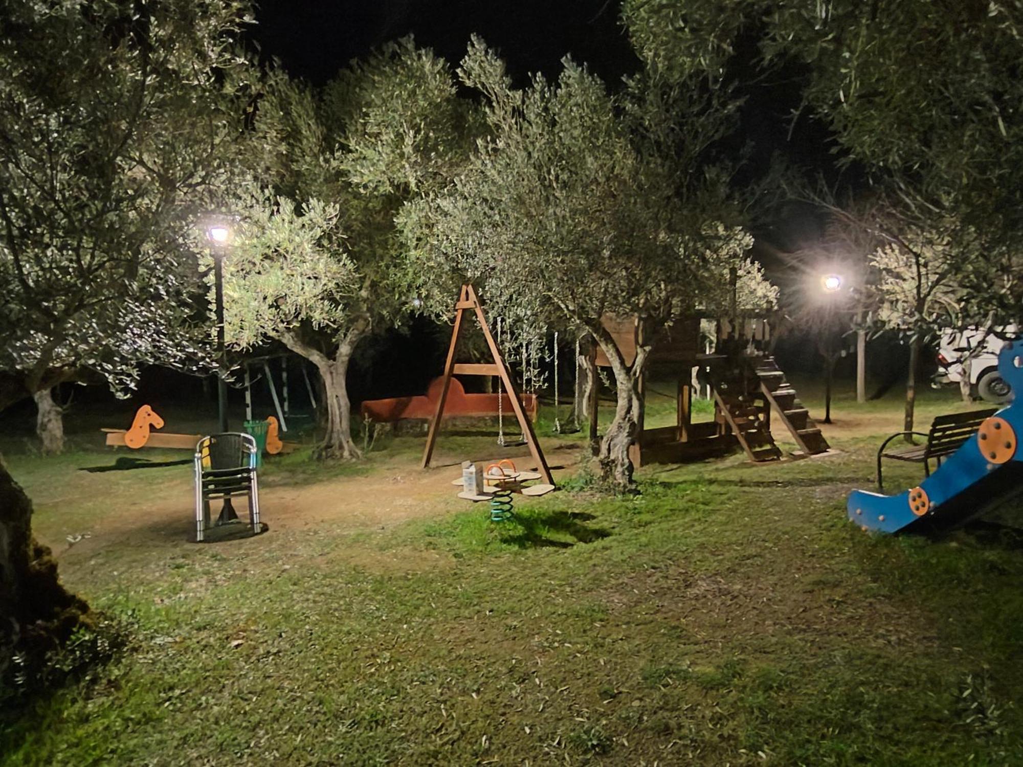 Complejo Aldea Vetonia Check Out Hasta Las 20H Parque De Mascotas Zonas Infantiles Ideal Grupos Parejas Familias Informate Apertura Piscina 1 De Mayo Hervas Bagian luar foto
